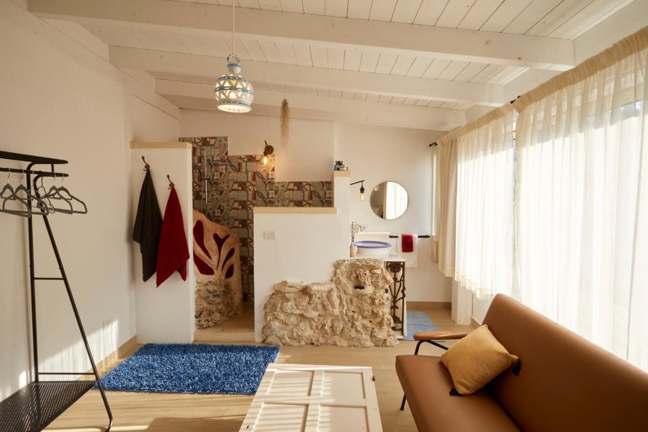 Upstairs - Skylight Apartment Lecce Bagian luar foto