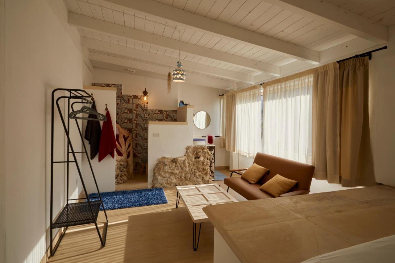 Upstairs - Skylight Apartment Lecce Bagian luar foto