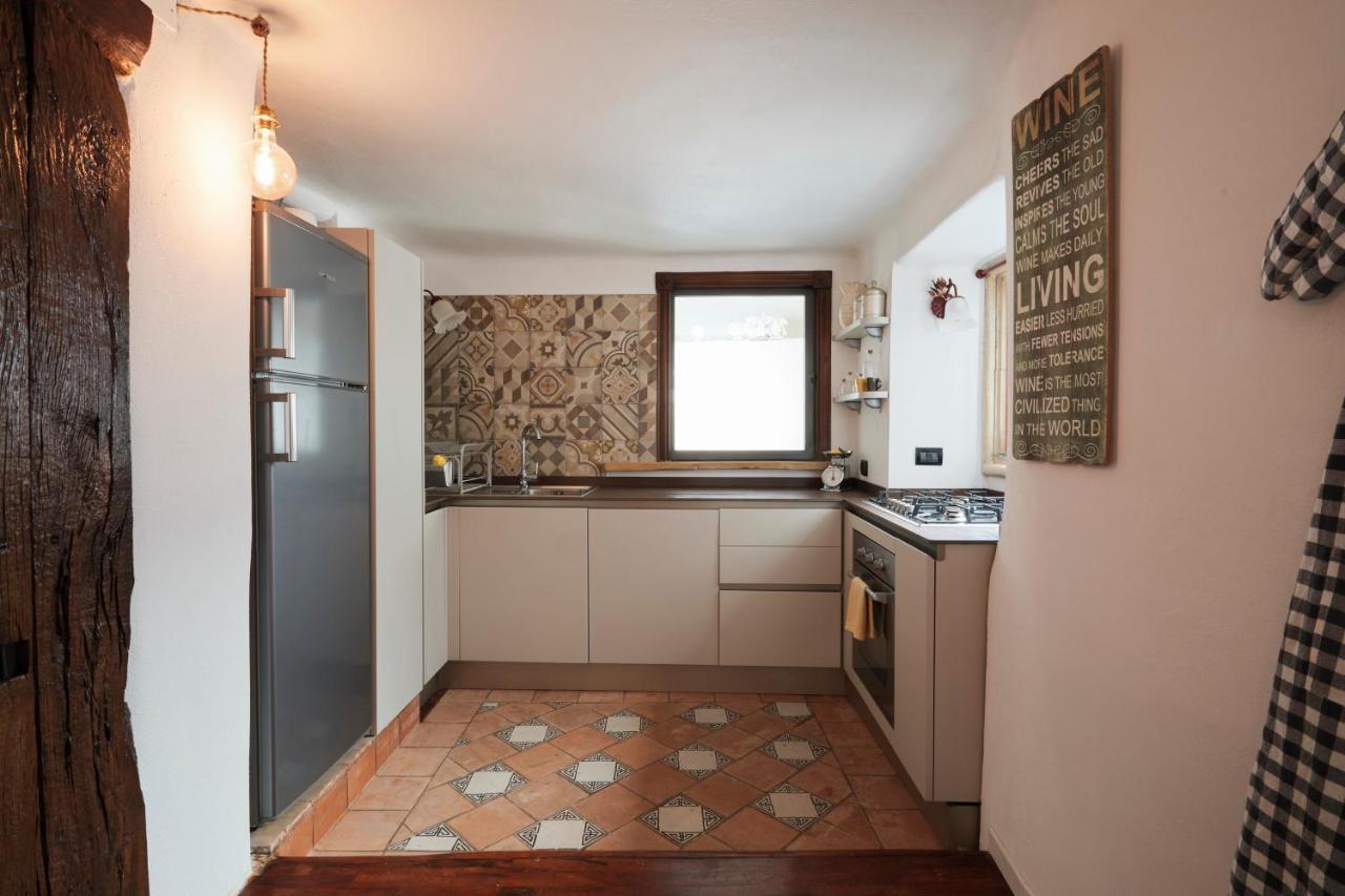 Upstairs - Skylight Apartment Lecce Bagian luar foto