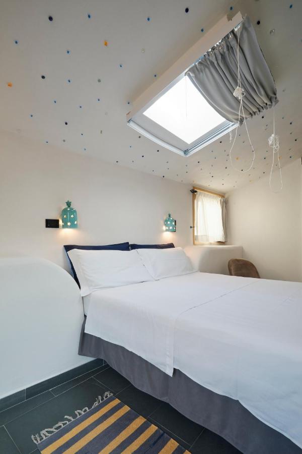 Upstairs - Skylight Apartment Lecce Bagian luar foto