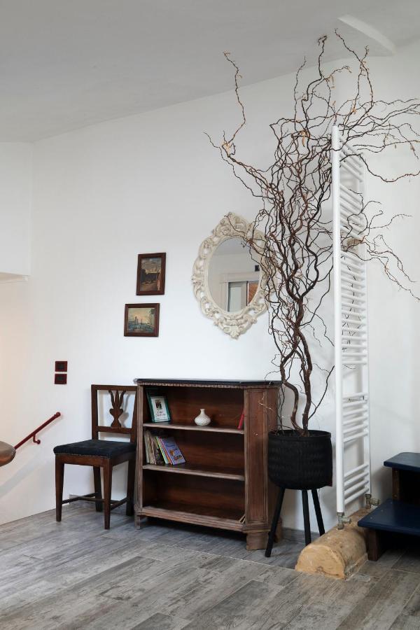 Upstairs - Skylight Apartment Lecce Bagian luar foto