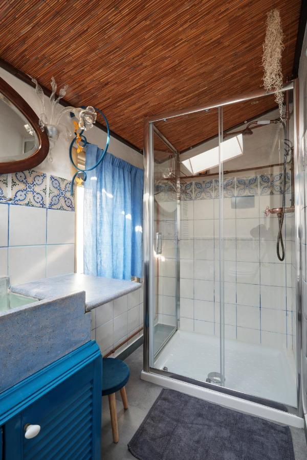 Upstairs - Skylight Apartment Lecce Bagian luar foto