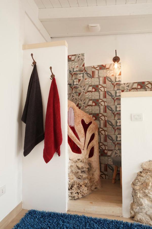 Upstairs - Skylight Apartment Lecce Bagian luar foto