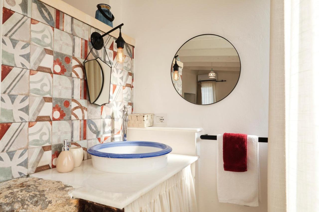 Upstairs - Skylight Apartment Lecce Bagian luar foto