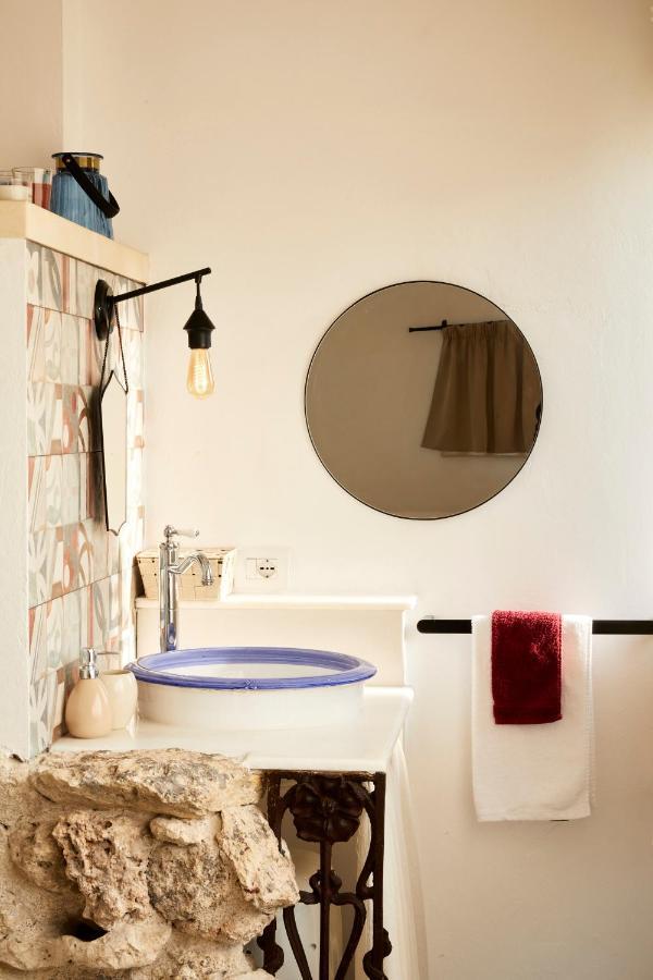 Upstairs - Skylight Apartment Lecce Bagian luar foto
