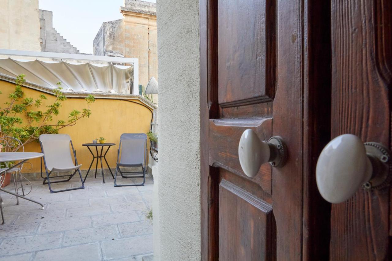 Upstairs - Skylight Apartment Lecce Bagian luar foto
