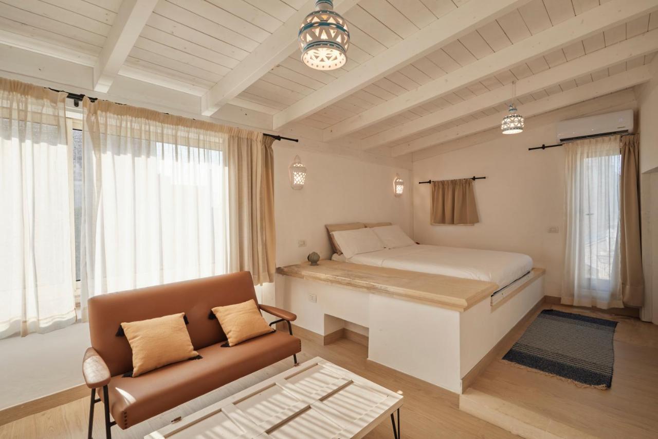 Upstairs - Skylight Apartment Lecce Bagian luar foto