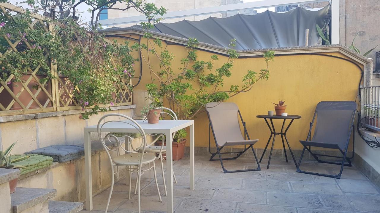 Upstairs - Skylight Apartment Lecce Bagian luar foto