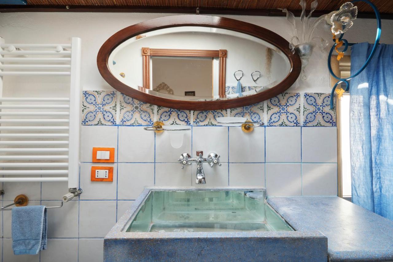 Upstairs - Skylight Apartment Lecce Bagian luar foto