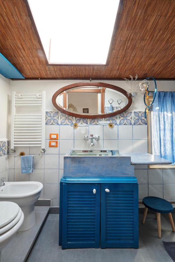 Upstairs - Skylight Apartment Lecce Bagian luar foto
