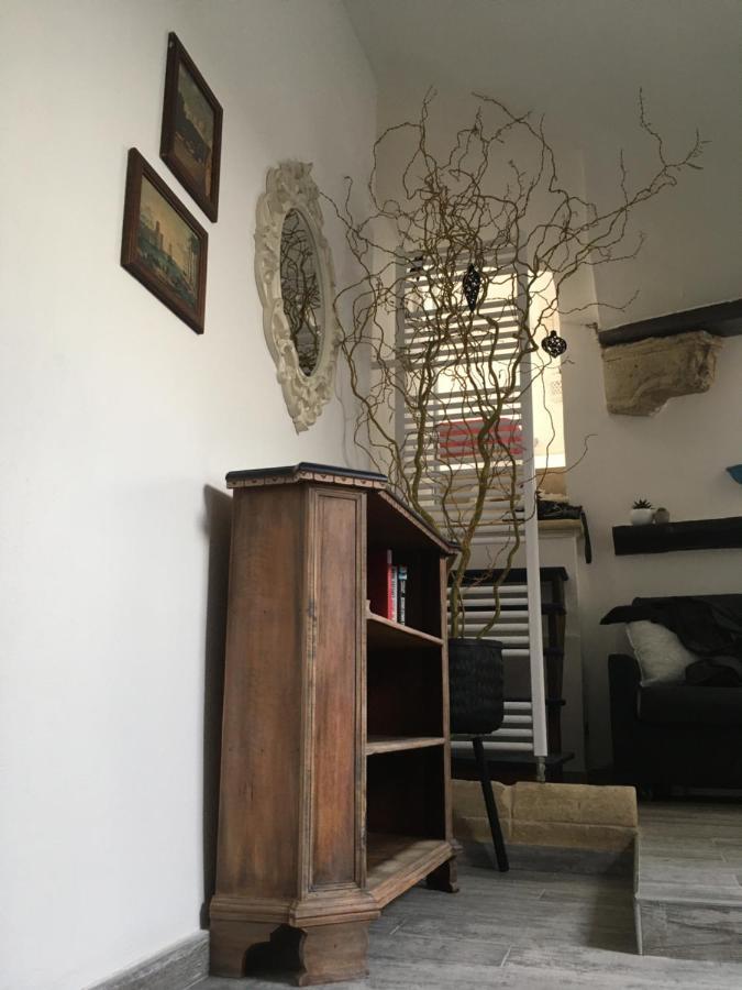 Upstairs - Skylight Apartment Lecce Bagian luar foto